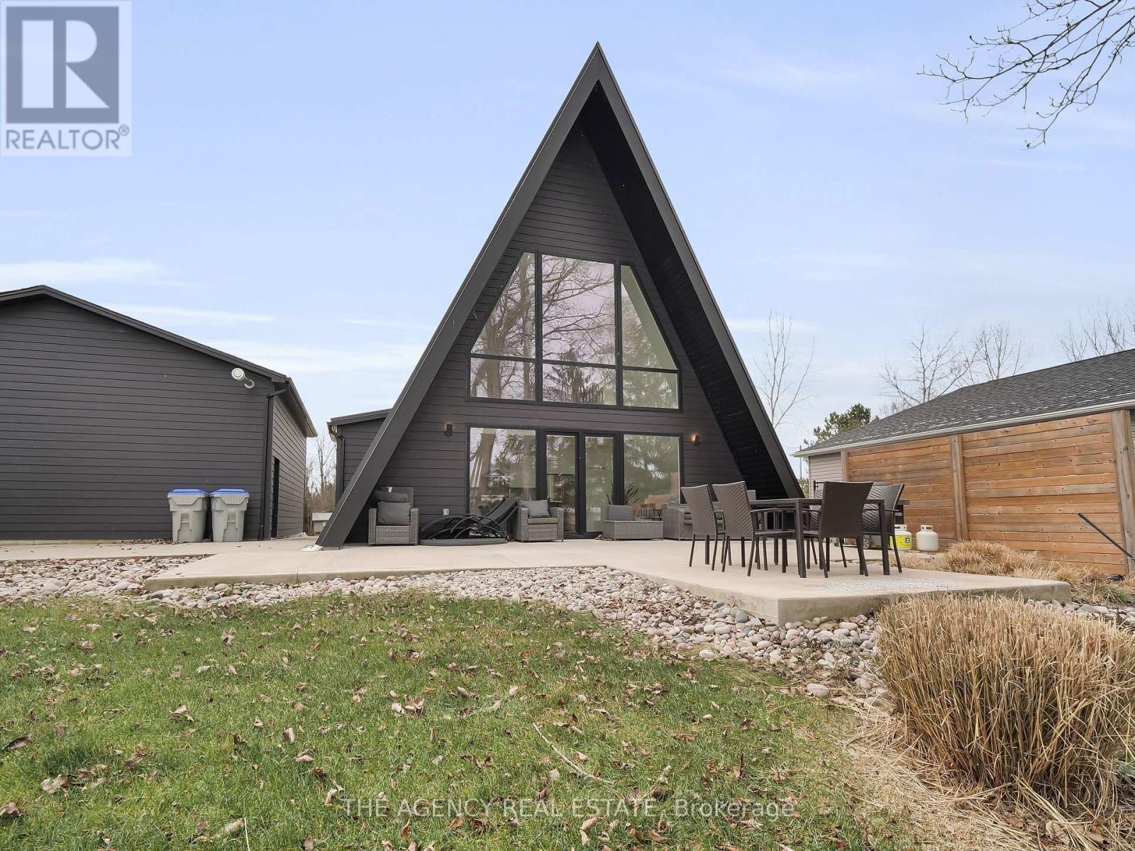 8464 Adams Court, Lambton Shores, Ontario  N0M 1T0 - Photo 35 - X13133104