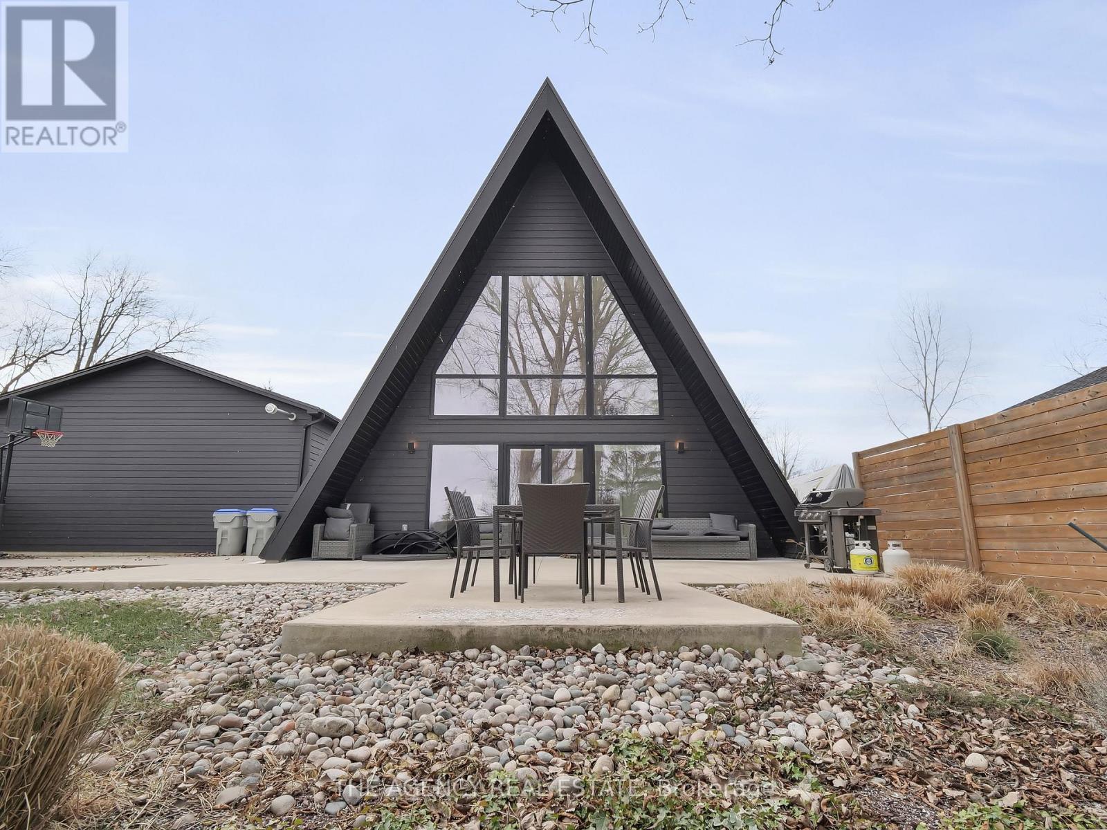 8464 Adams Court, Lambton Shores, Ontario  N0M 1T0 - Photo 36 - X13133104