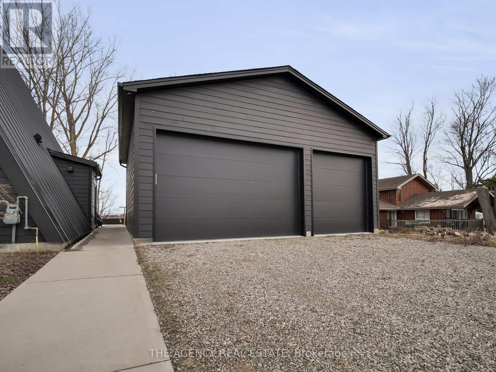 8464 Adams Court, Lambton Shores, Ontario  N0M 1T0 - Photo 38 - X13133104
