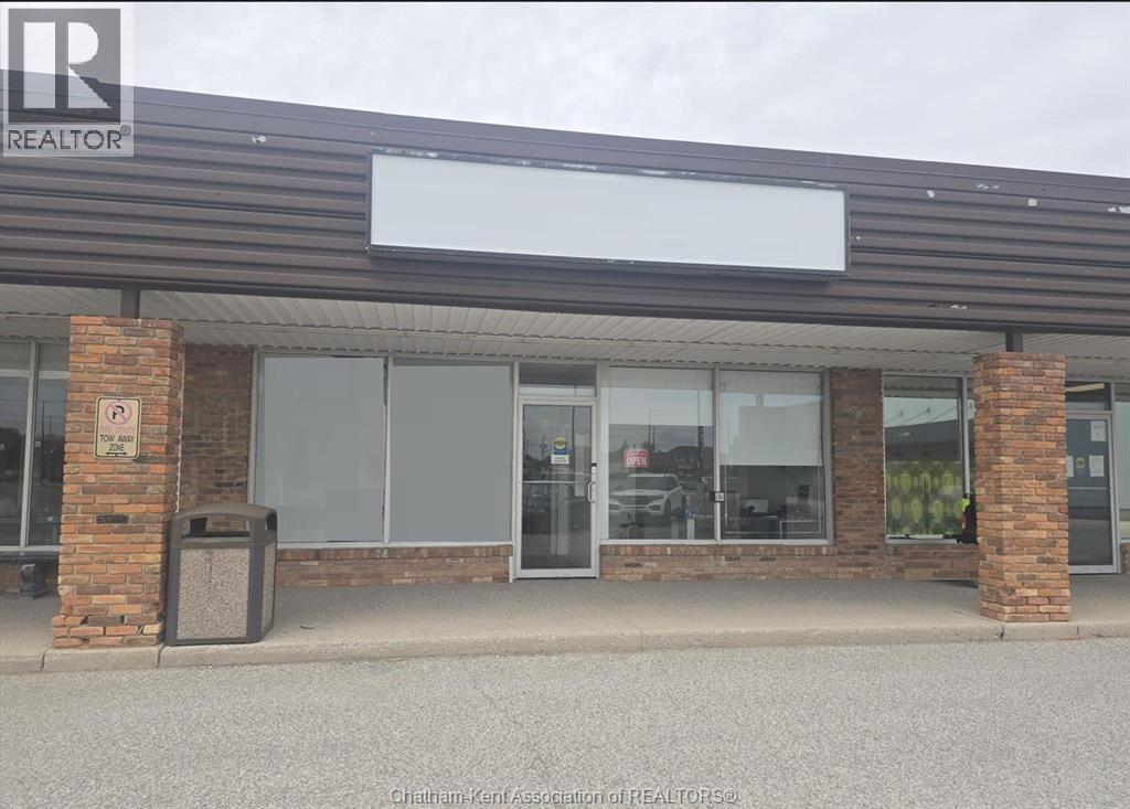MLS# 26011124: 171 KEIL DRIVE South, Chatham, Canada