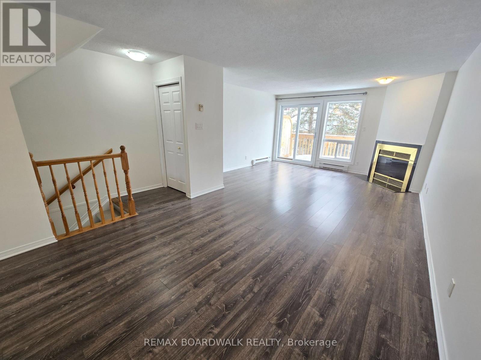 219 Briston Private, Ottawa, Ontario  K1G 5R5 - Photo 2 - X13132878