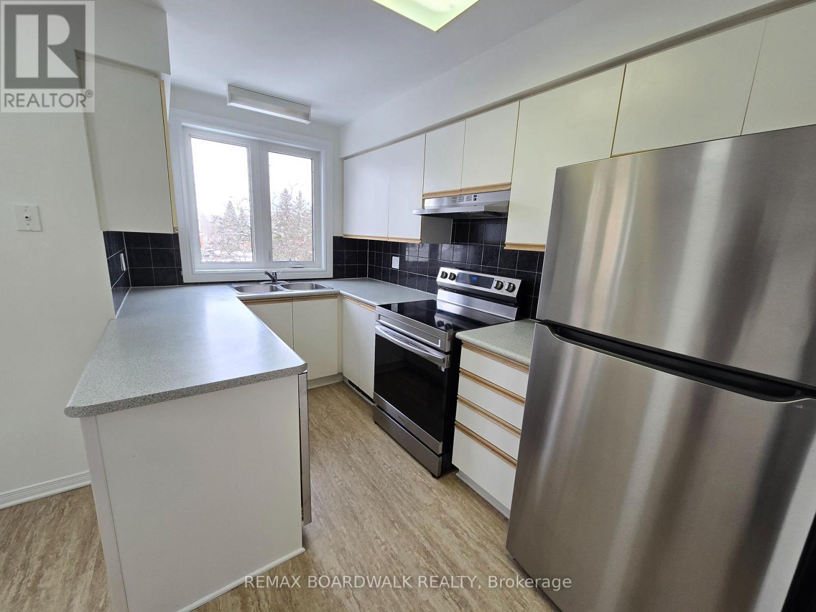 219 Briston Private, Ottawa, Ontario  K1G 5R5 - Photo 5 - X13132878