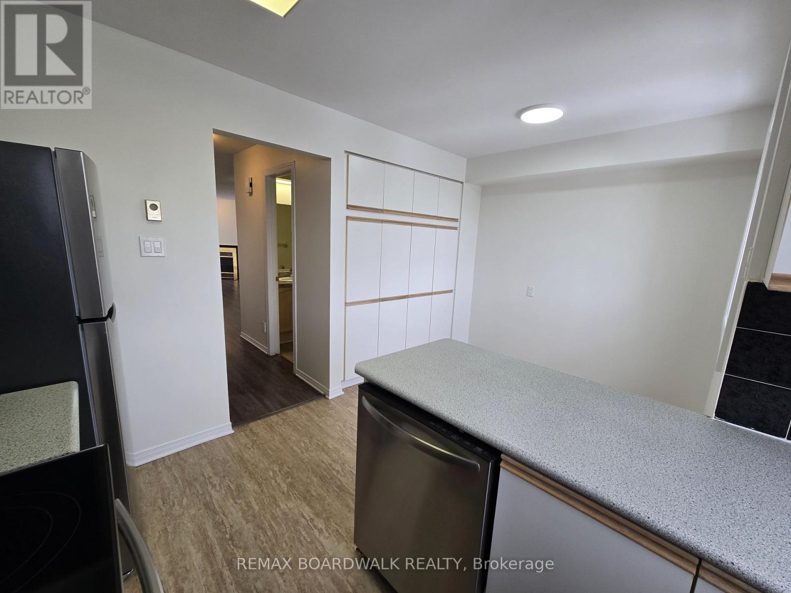 219 Briston Private, Ottawa, Ontario  K1G 5R5 - Photo 7 - X13132878