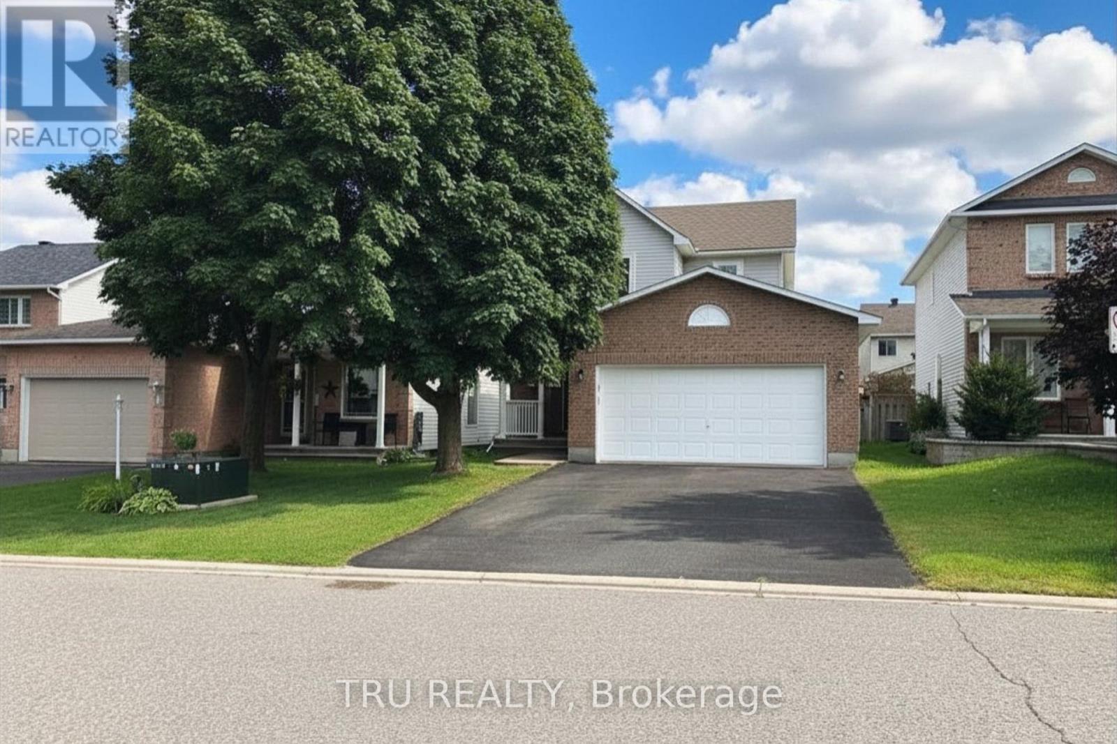 9 WHALINGS CIRCLE, Ottawa, Ontario