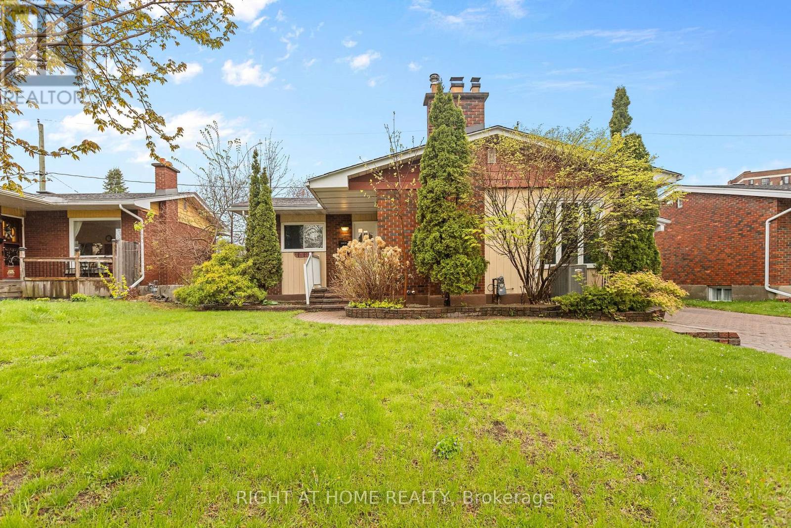 1808 Gilbert Avenue, Ottawa, Ontario  K2C 1A4 - Photo 2 - X13133058