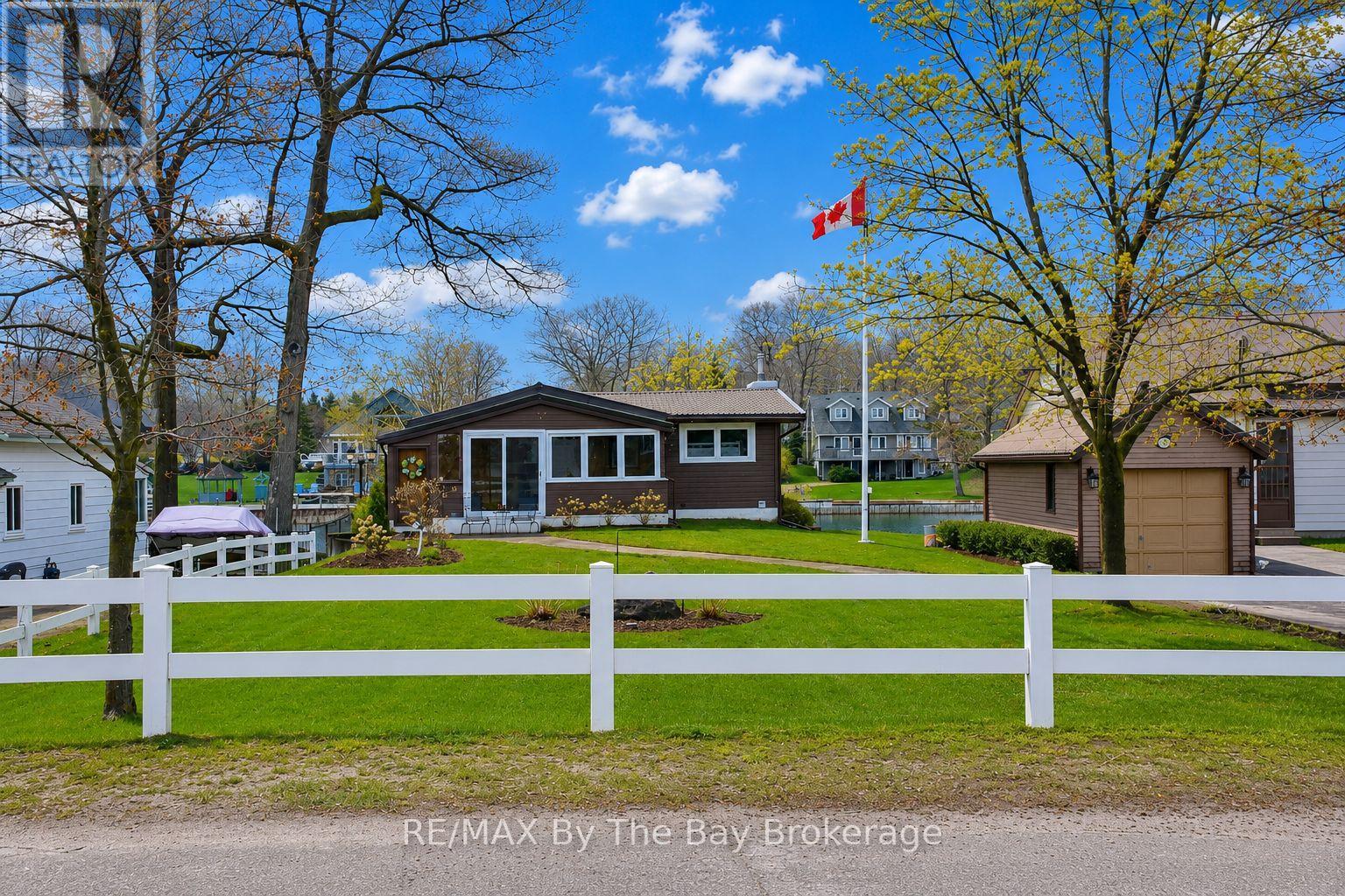 39 Old Mosley Street, Wasaga Beach, Ontario  L9Z 2J8 - Photo 10 - S13132896