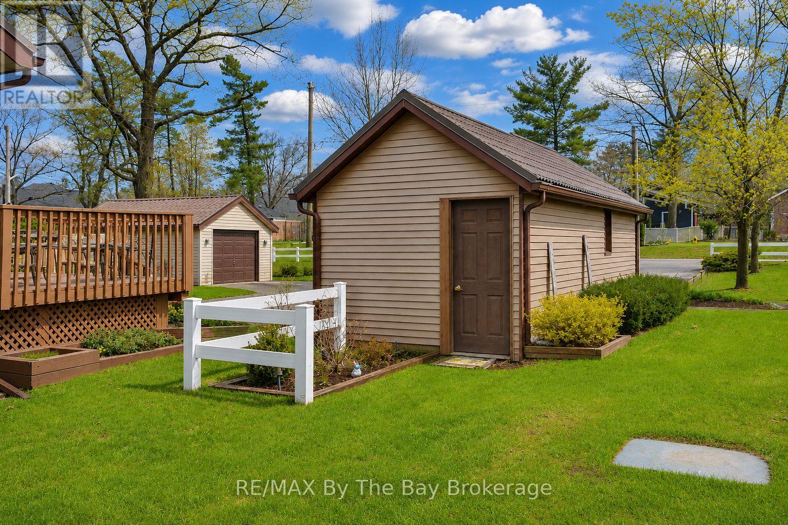 39 Old Mosley Street, Wasaga Beach, Ontario  L9Z 2J8 - Photo 11 - S13132896
