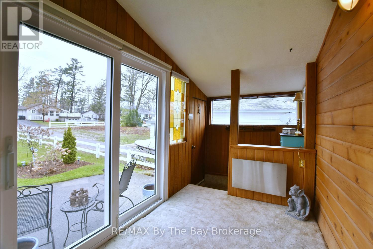 39 Old Mosley Street, Wasaga Beach, Ontario  L9Z 2J8 - Photo 14 - S13132896