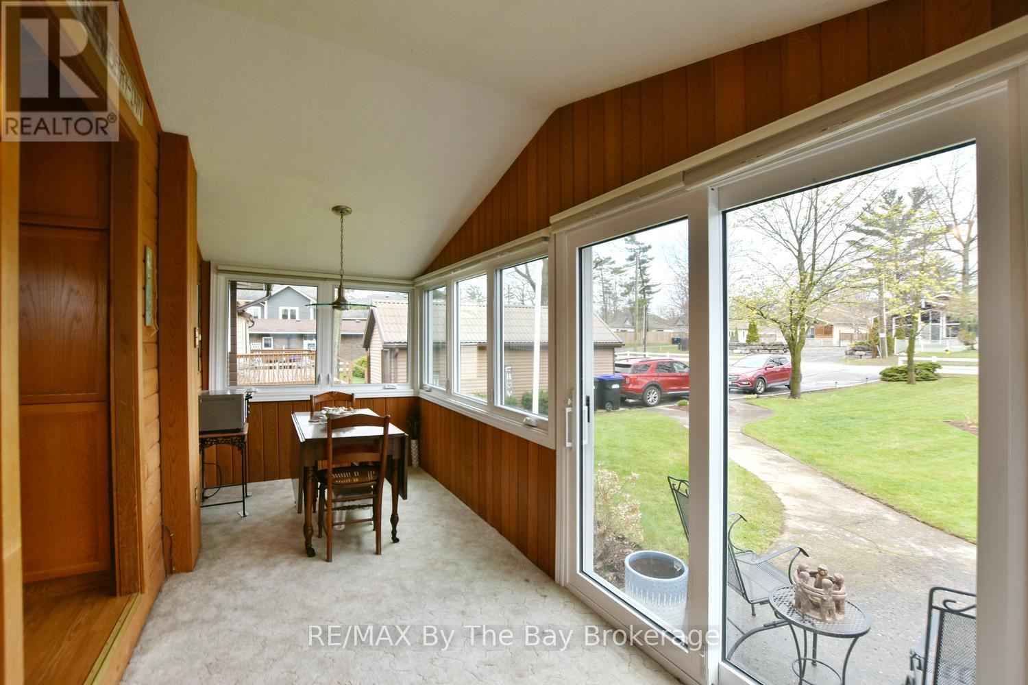 39 Old Mosley Street, Wasaga Beach, Ontario  L9Z 2J8 - Photo 15 - S13132896