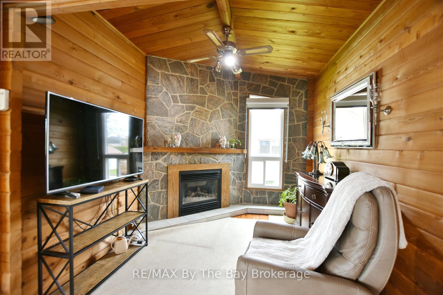 39 Old Mosley Street, Wasaga Beach, Ontario  L9Z 2J8 - Photo 24 - S13132896