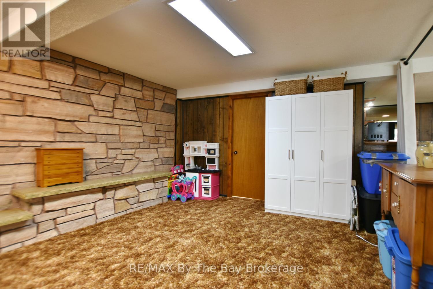 39 Old Mosley Street, Wasaga Beach, Ontario  L9Z 2J8 - Photo 33 - S13132896