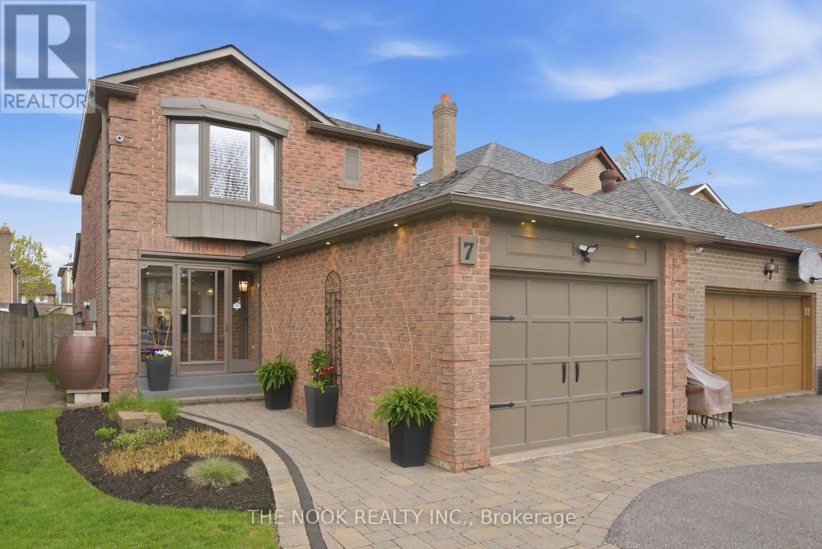 7 BROCKLESBY CRESCENT, Ajax, Ontario