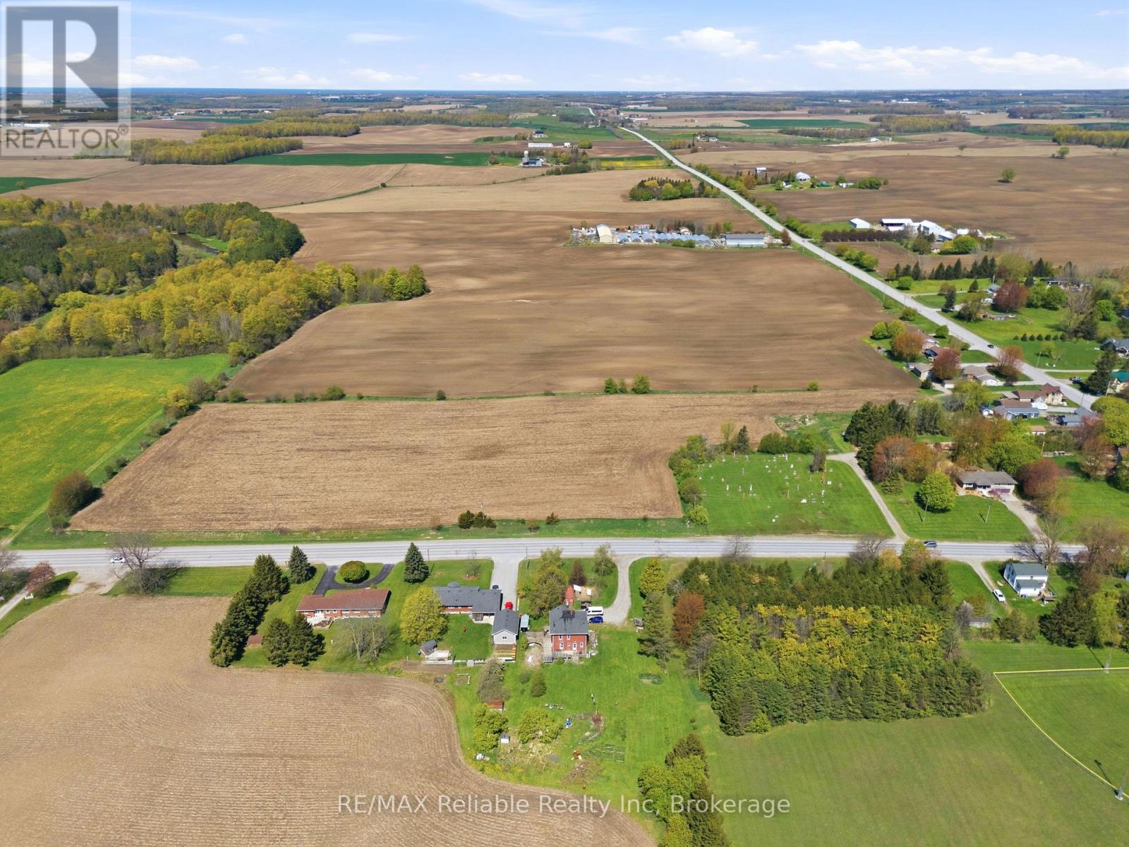 341 King's Road, Central Huron, Ontario  N0M 2H0 - Photo 2 - X13132958