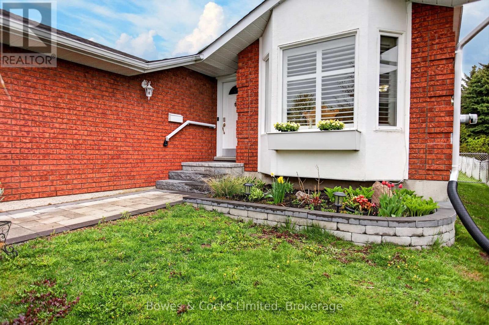 18 Wintergreen Court, Peterborough, Ontario  K9K 2J8 - Photo 5 - X13132804