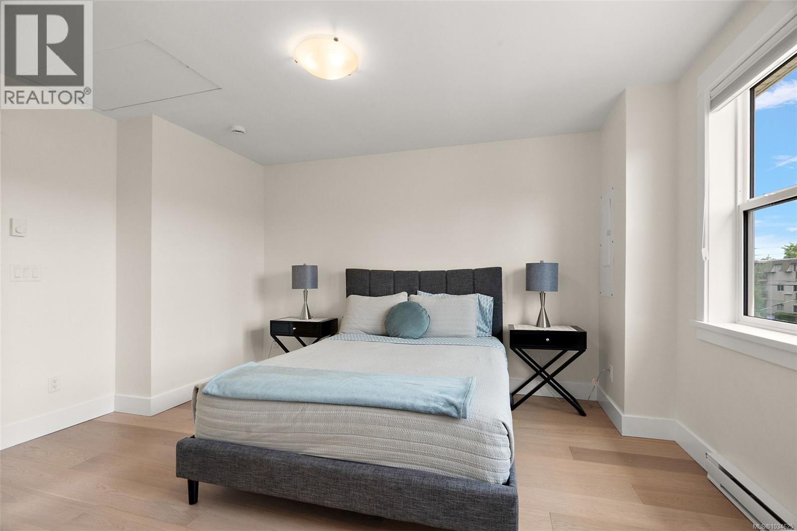 2214 Cook St, Victoria, British Columbia  V8T 3R2 - Photo 14 - 1034625
