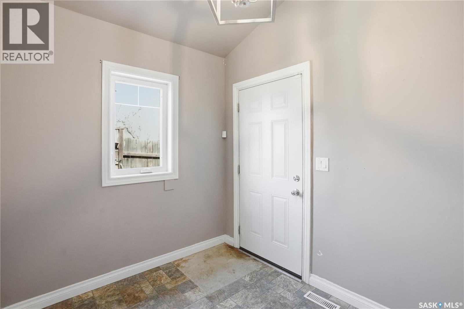 2203 Lindsay Street, Regina, Saskatchewan  S4N 3C2 - Photo 23 - SK036099
