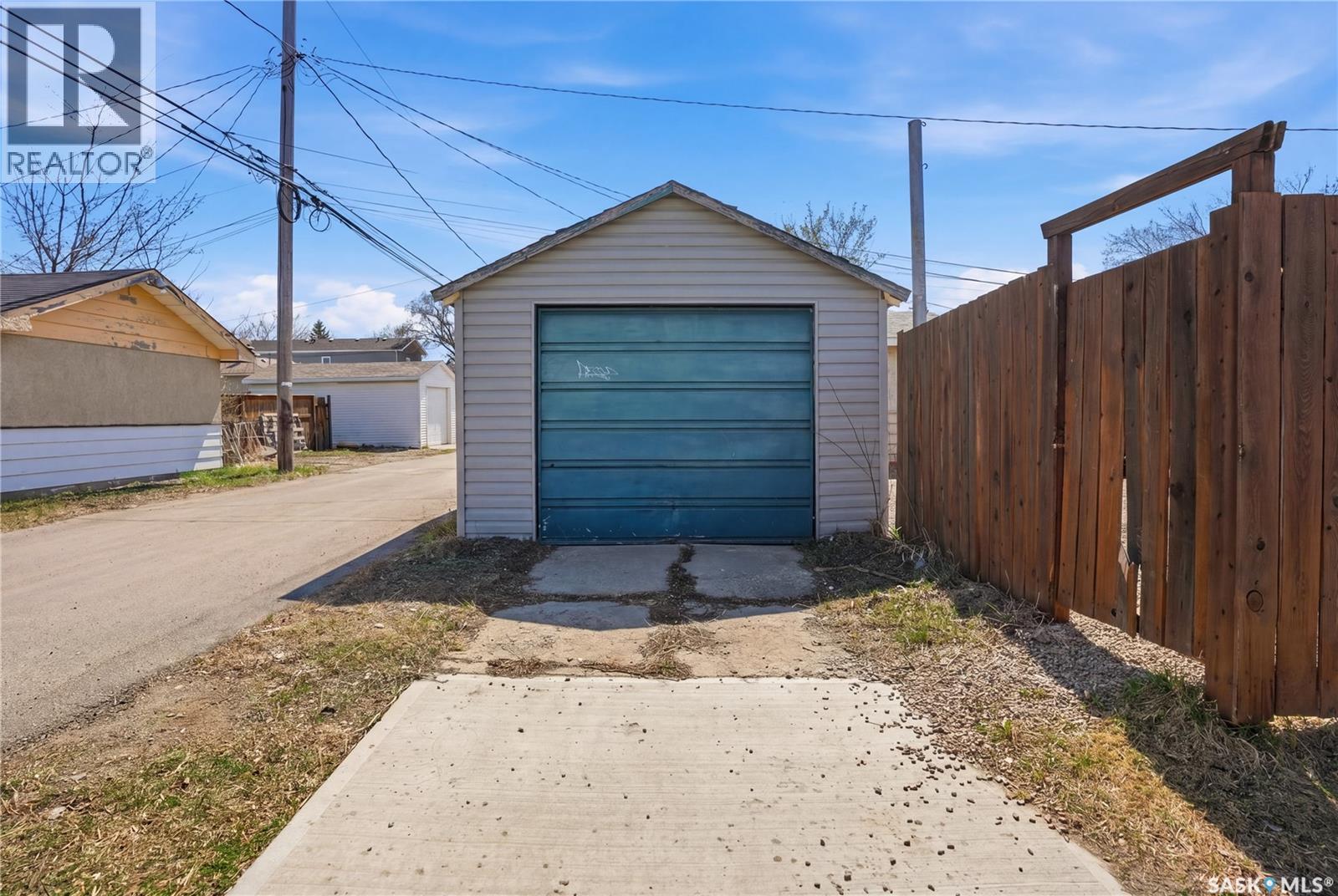 2203 Lindsay Street, Regina, Saskatchewan  S4N 3C2 - Photo 39 - SK036099