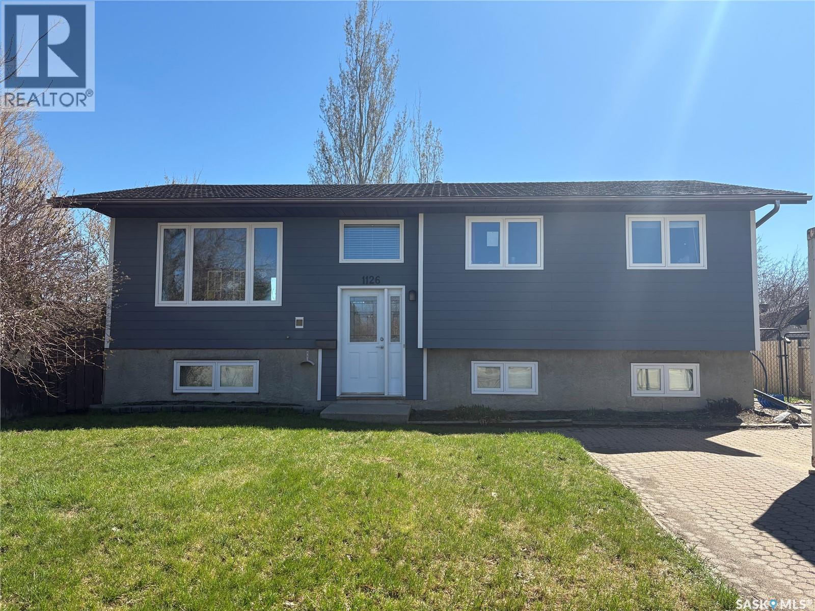 1126 BRETT BAY, Regina, Saskatchewan