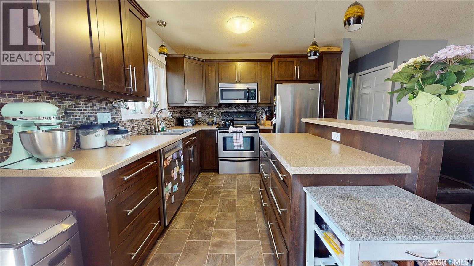 1126 Brett Bay, Regina, Saskatchewan  S4N 6N7 - Photo 5 - SK036056