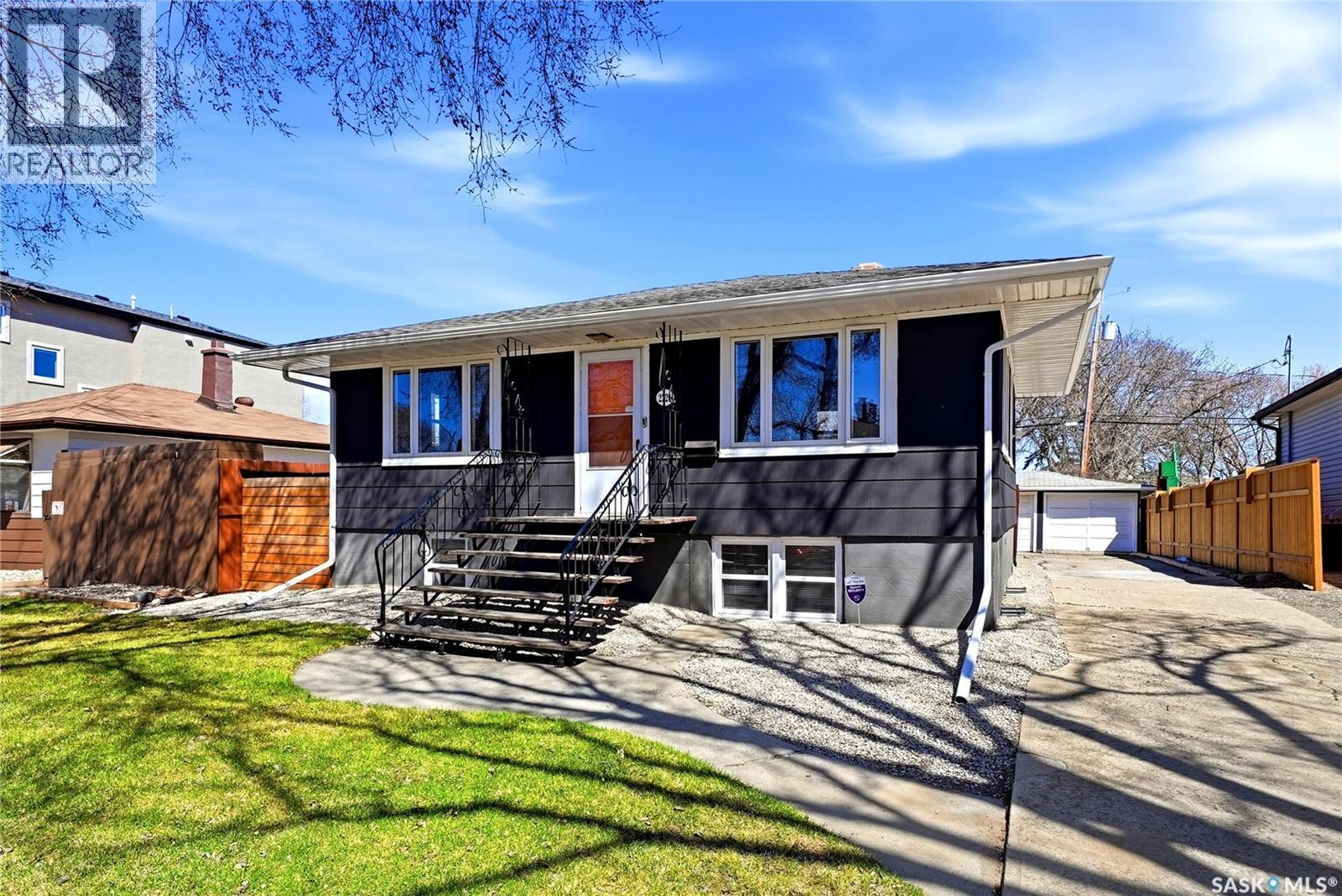 2221 Francis Street, Regina, Saskatchewan  S4N 2P6 - Photo 1 - SK035837
