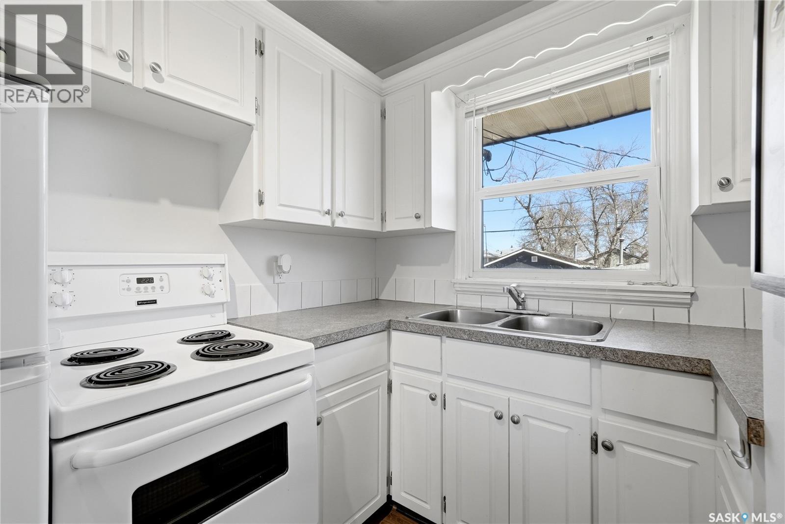 2221 Francis Street, Regina, Saskatchewan  S4N 2P6 - Photo 8 - SK035837