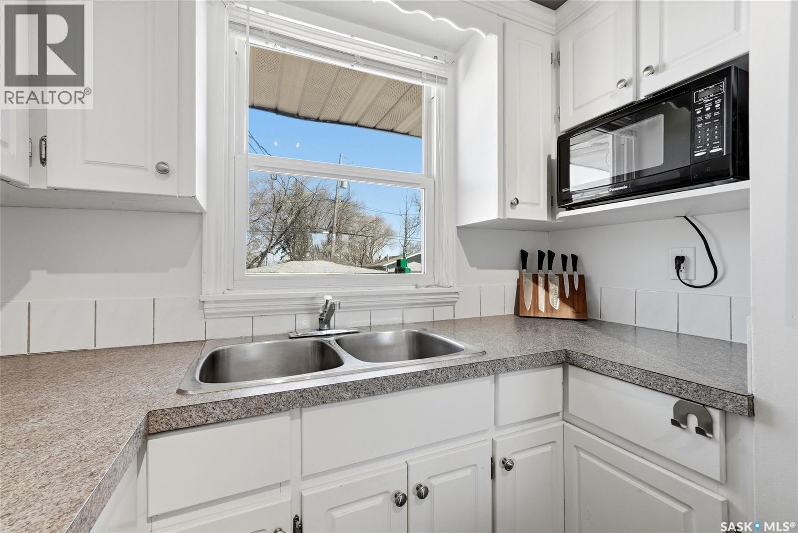 2221 Francis Street, Regina, Saskatchewan  S4N 2P6 - Photo 9 - SK035837