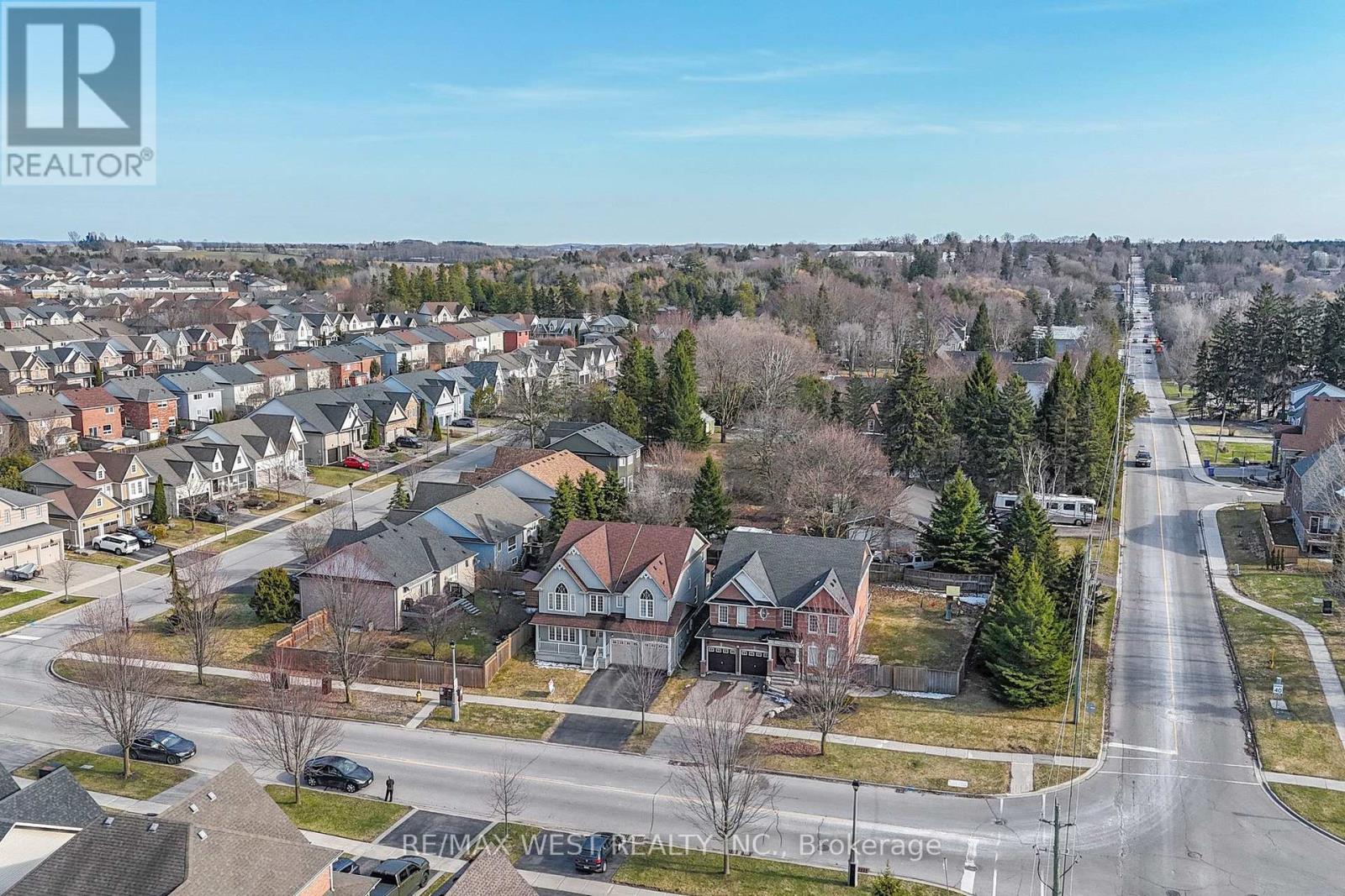 303 King Street E, East Gwillimbury, Ontario  L0G 1M0 - Photo 37 - N12977010