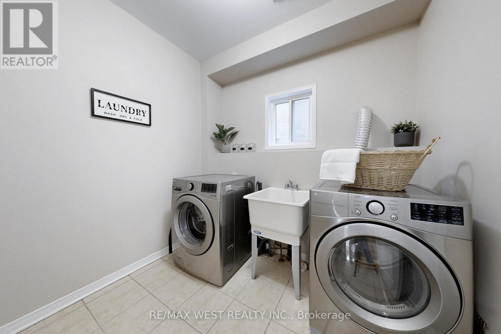 303 King Street E, East Gwillimbury, Ontario  L0G 1M0 - Photo 24 - N12977010