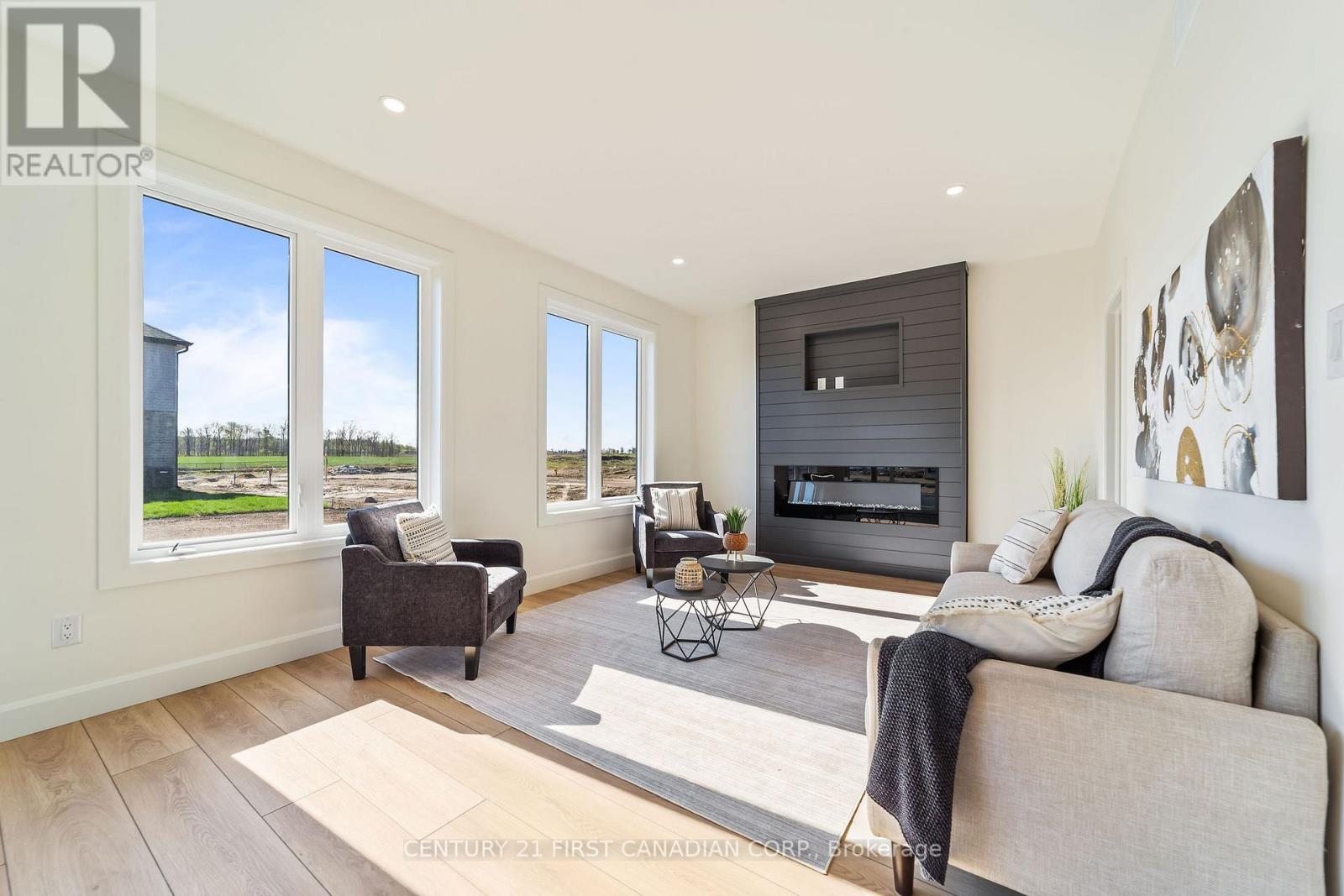 30 Sheldabren Street, North Middlesex, Ontario  N0M 1A0 - Photo 15 - X12980580