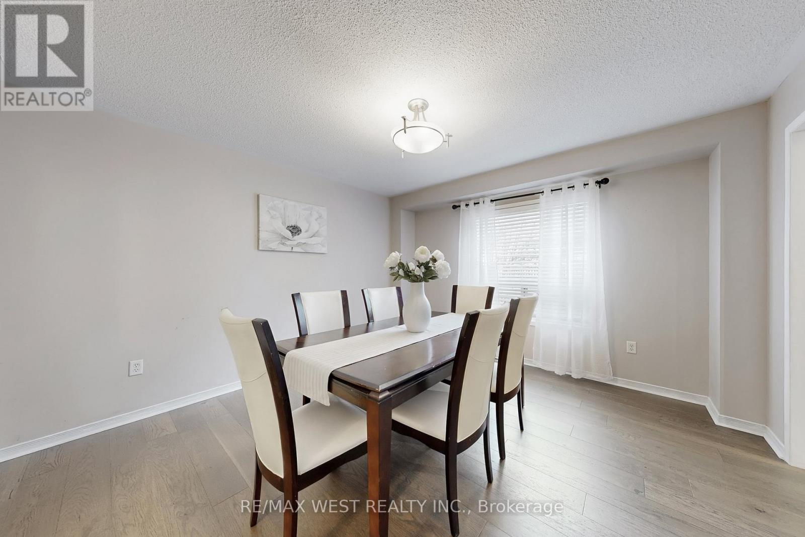 303 King Street E, East Gwillimbury, Ontario  L0G 1M0 - Photo 8 - N12977010
