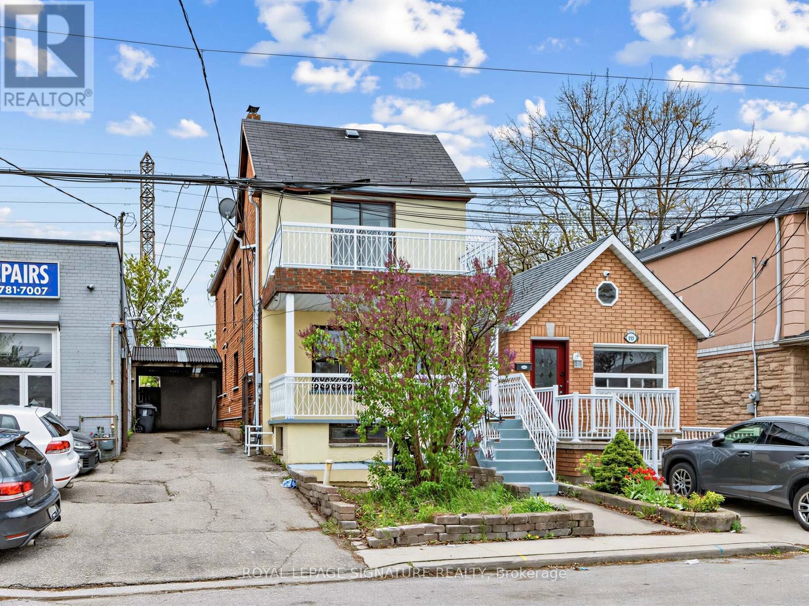 1157 Roselawn Avenue, Toronto, Ontario  M6B 1C5 - Photo 1 - W13132578
