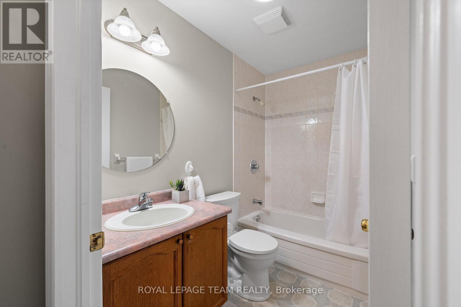 56 Coulson Court, Ottawa, Ontario  K2K 2X9 - Photo 7 - X13046158