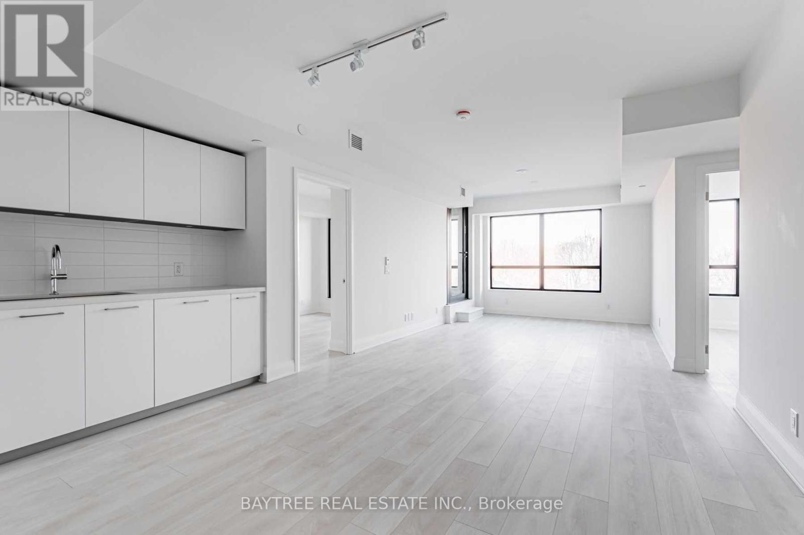 323 - 33 Frederick Todd Way, Toronto, Ontario  M4G 0C9 - Photo 1 - C13132708