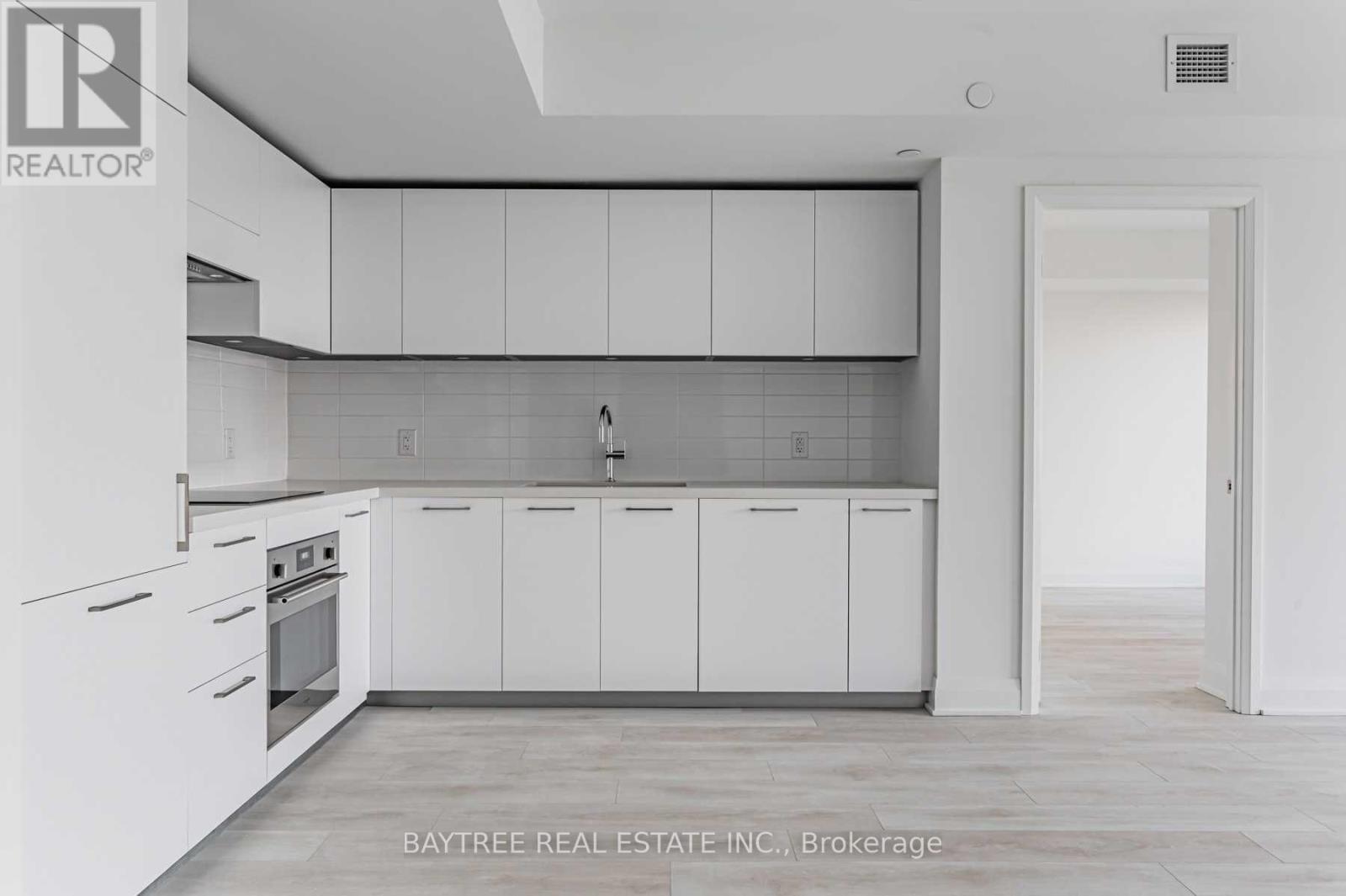323 - 33 Frederick Todd Way, Toronto, Ontario  M4G 0C9 - Photo 2 - C13132708