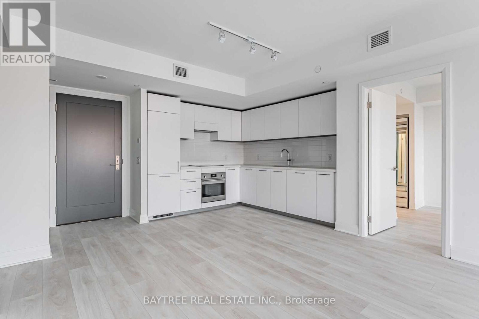 323 - 33 Frederick Todd Way, Toronto, Ontario  M4G 0C9 - Photo 3 - C13132708