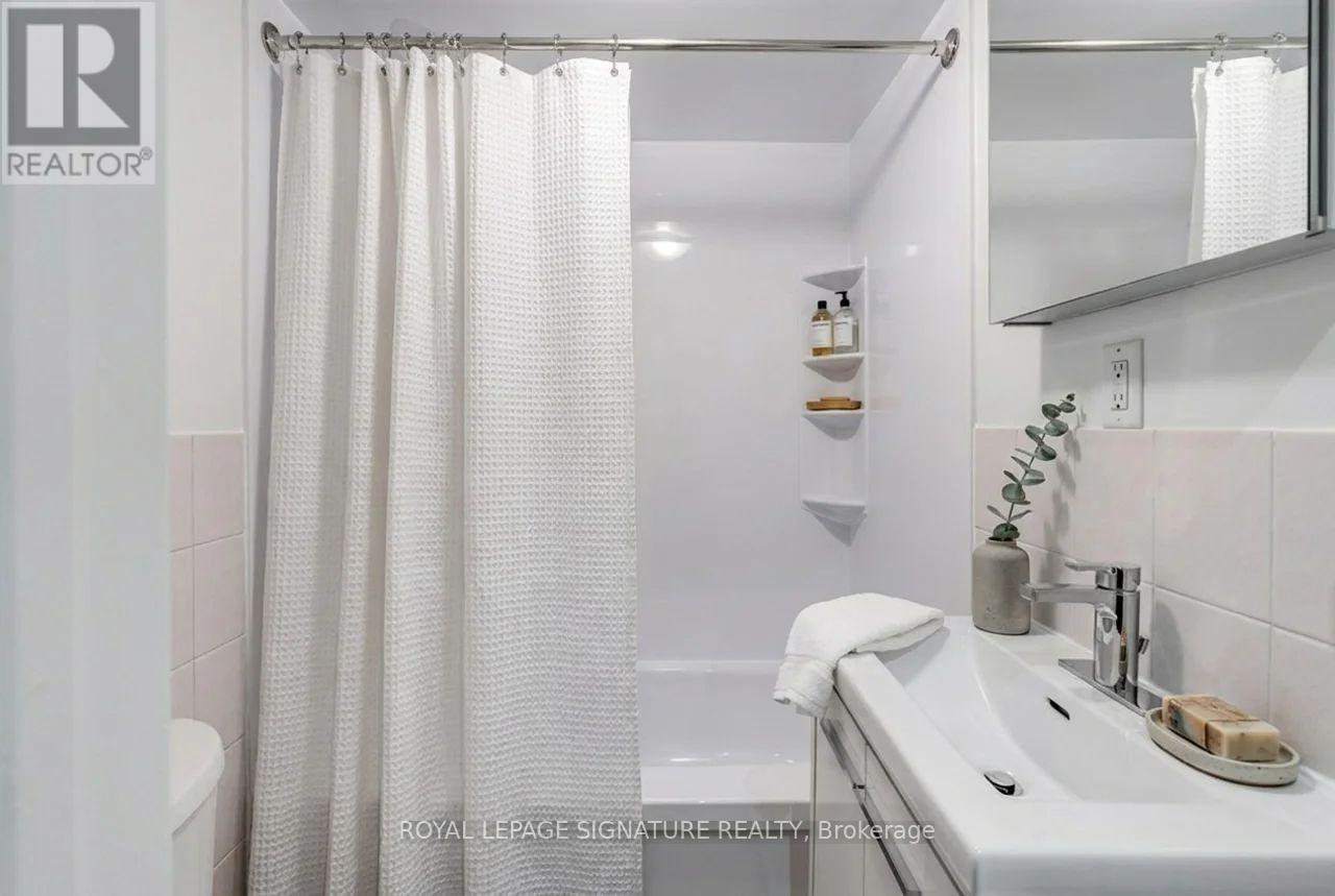 Basement - 641 Ossington Avenue, Toronto, Ontario  M6G 3T6 - Photo 4 - C13132966