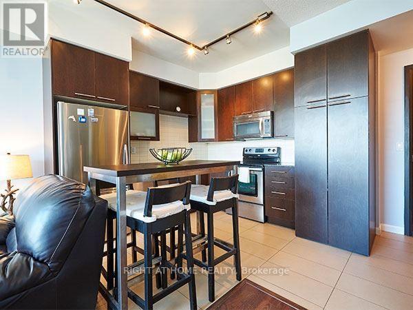 2701 - 500 Sherbourne Street, Toronto, Ontario  M4X 1L1 - Photo 3 - C13132982