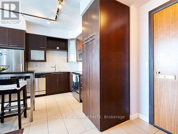 2701 - 500 Sherbourne Street, Toronto, Ontario  M4X 1L1 - Photo 6 - C13132982