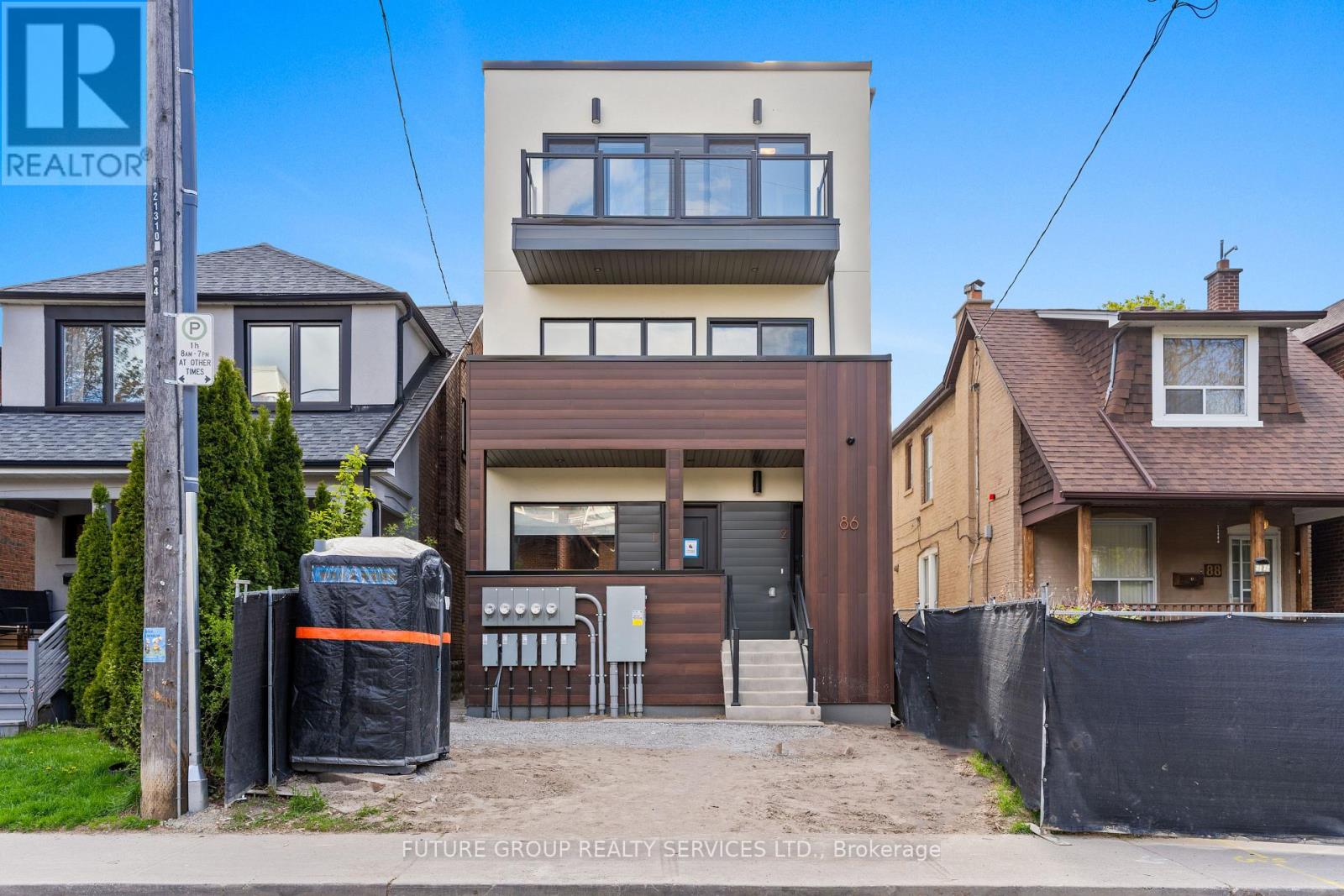 Unit 1 - 86 Kenwood Avenue, Toronto, Ontario  M6C 2S2 - Photo 2 - C13133014
