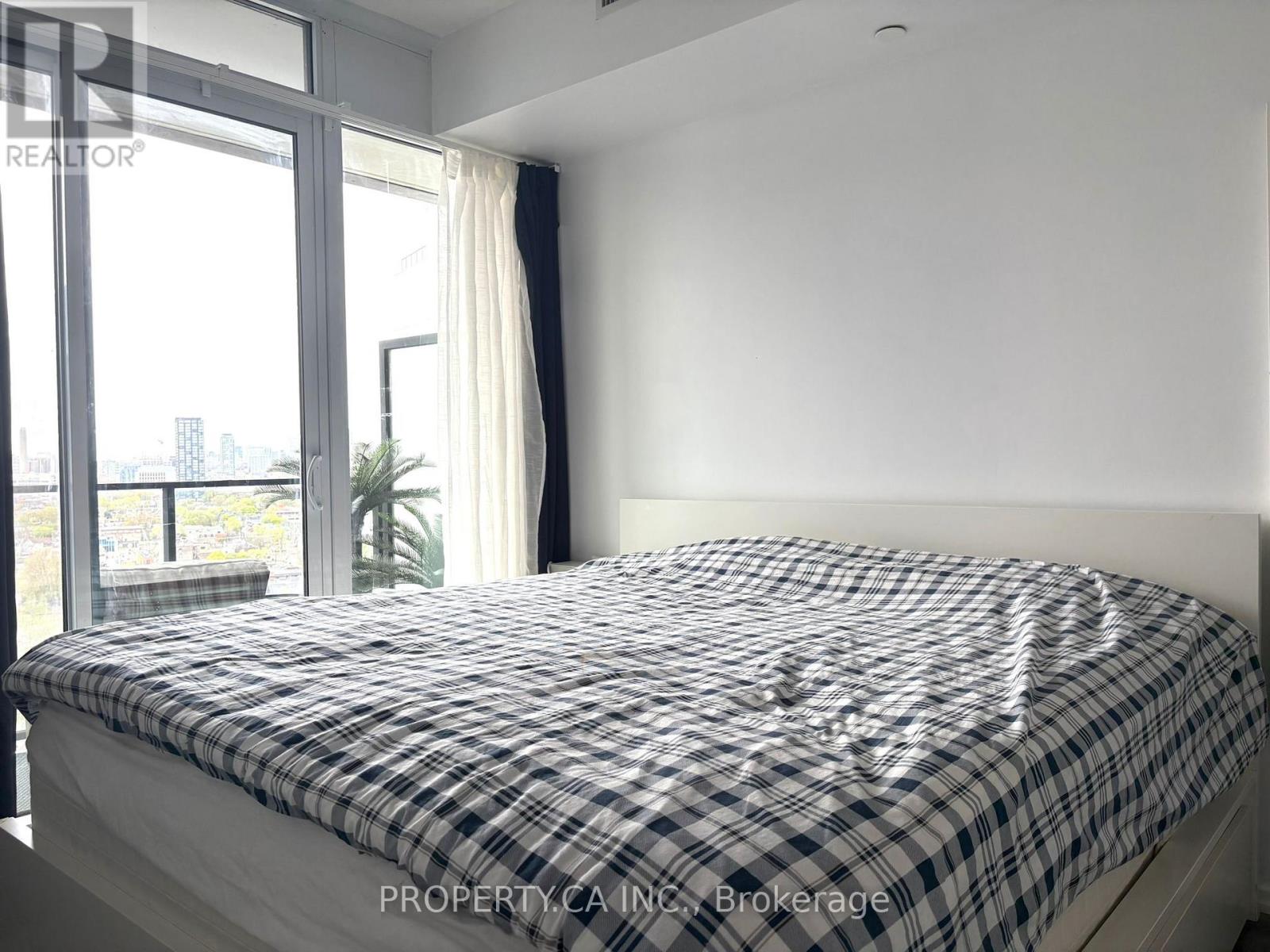 1803 - 125 Peter Street, Toronto, Ontario  M5V 2G9 - Photo 3 - C13133056