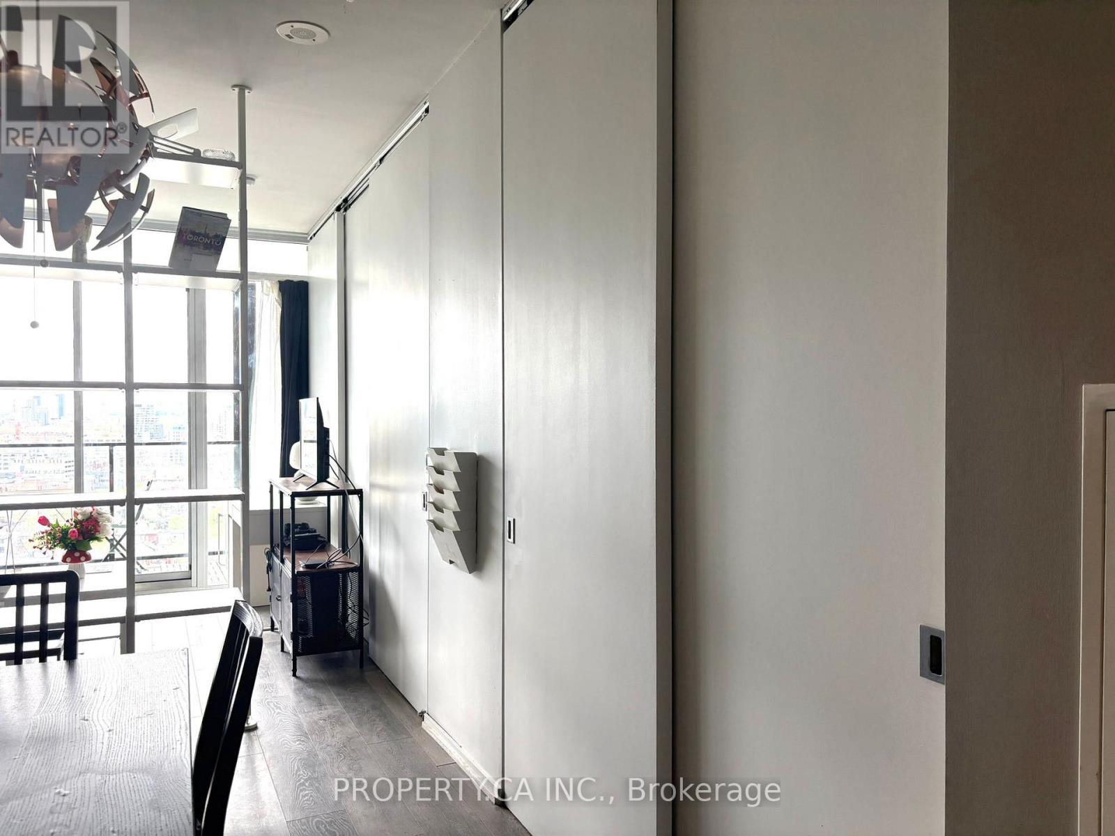1803 - 125 Peter Street, Toronto, Ontario  M5V 2G9 - Photo 6 - C13133056
