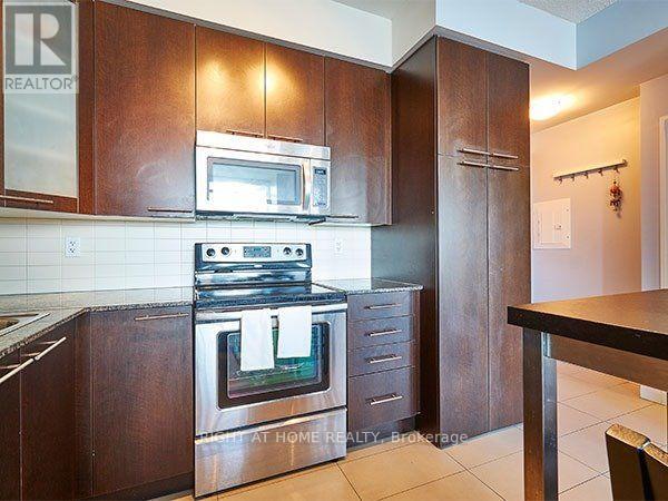 2701 - 500 Sherbourne Street, Toronto, Ontario  M4X 1L1 - Photo 6 - C13133122