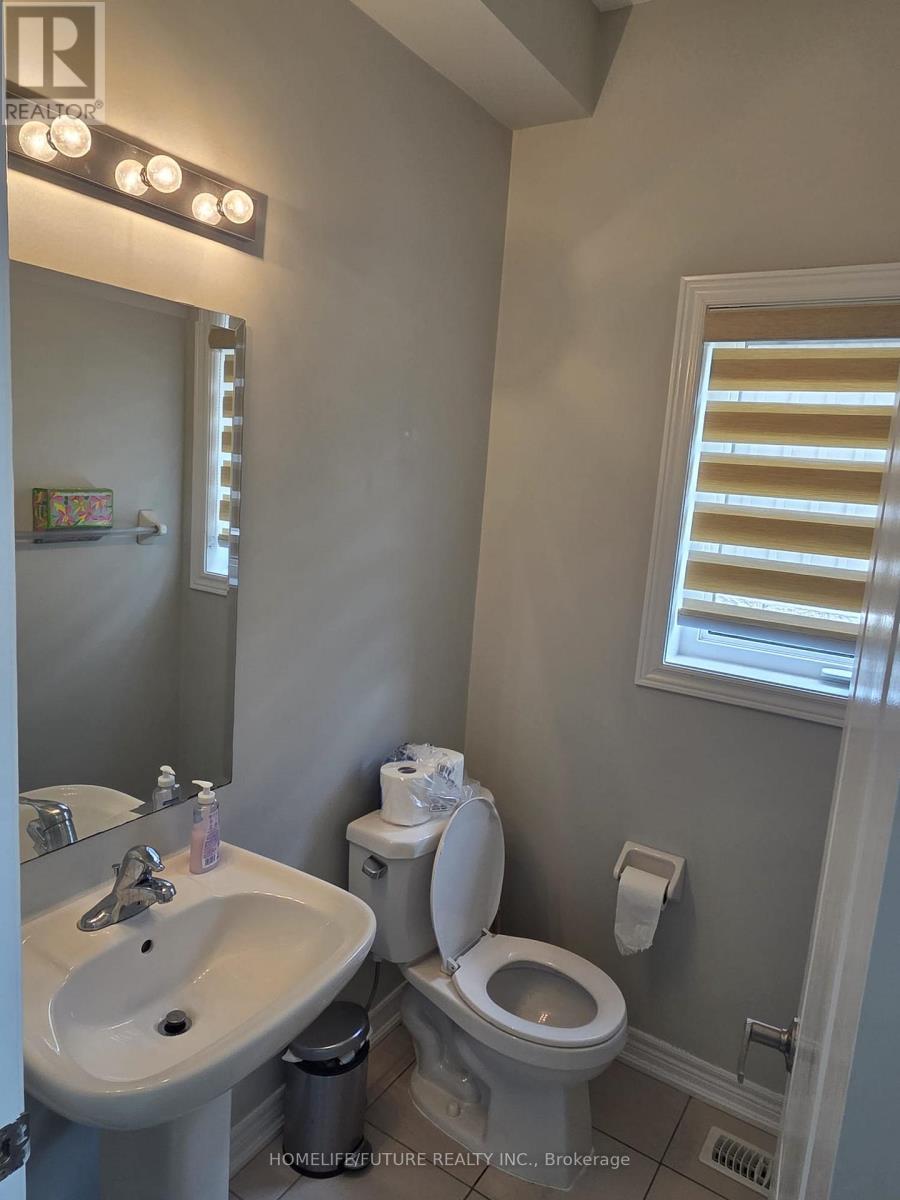44 Bruce Cameron Drive, Clarington, Ontario  L1C 0W2 - Photo 17 - E13132970