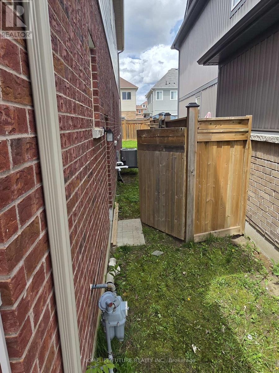 44 Bruce Cameron Drive, Clarington, Ontario  L1C 0W2 - Photo 29 - E13132970