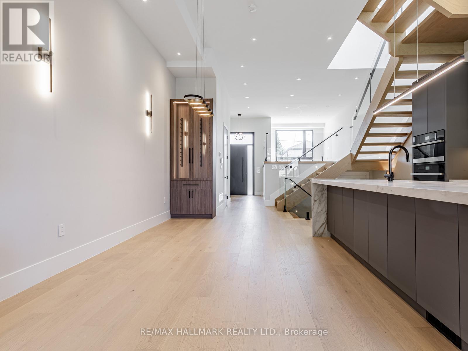 80 Barker Avenue, Toronto, Ontario  M4C 2N6 - Photo 13 - E13133028