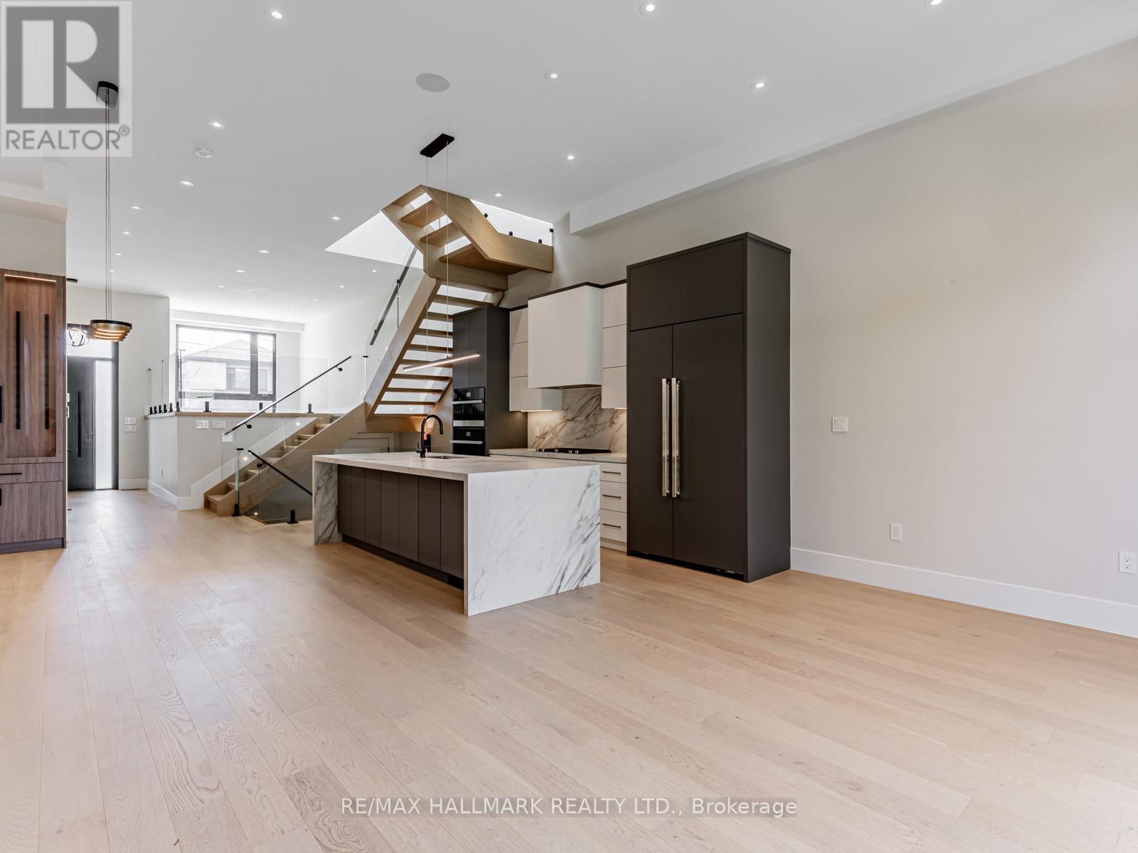 80 Barker Avenue, Toronto, Ontario  M4C 2N6 - Photo 16 - E13133028
