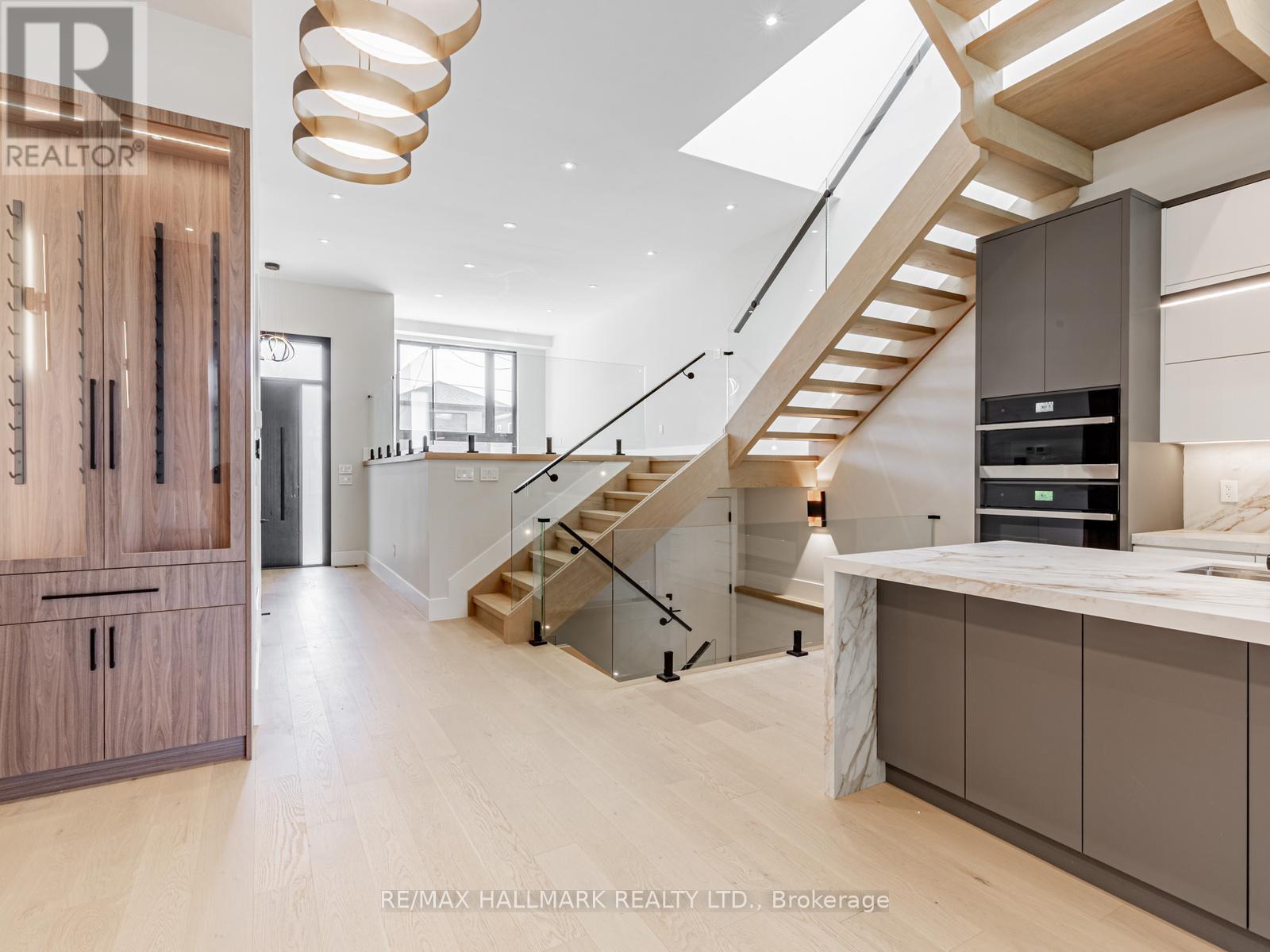 80 Barker Avenue, Toronto, Ontario  M4C 2N6 - Photo 17 - E13133028
