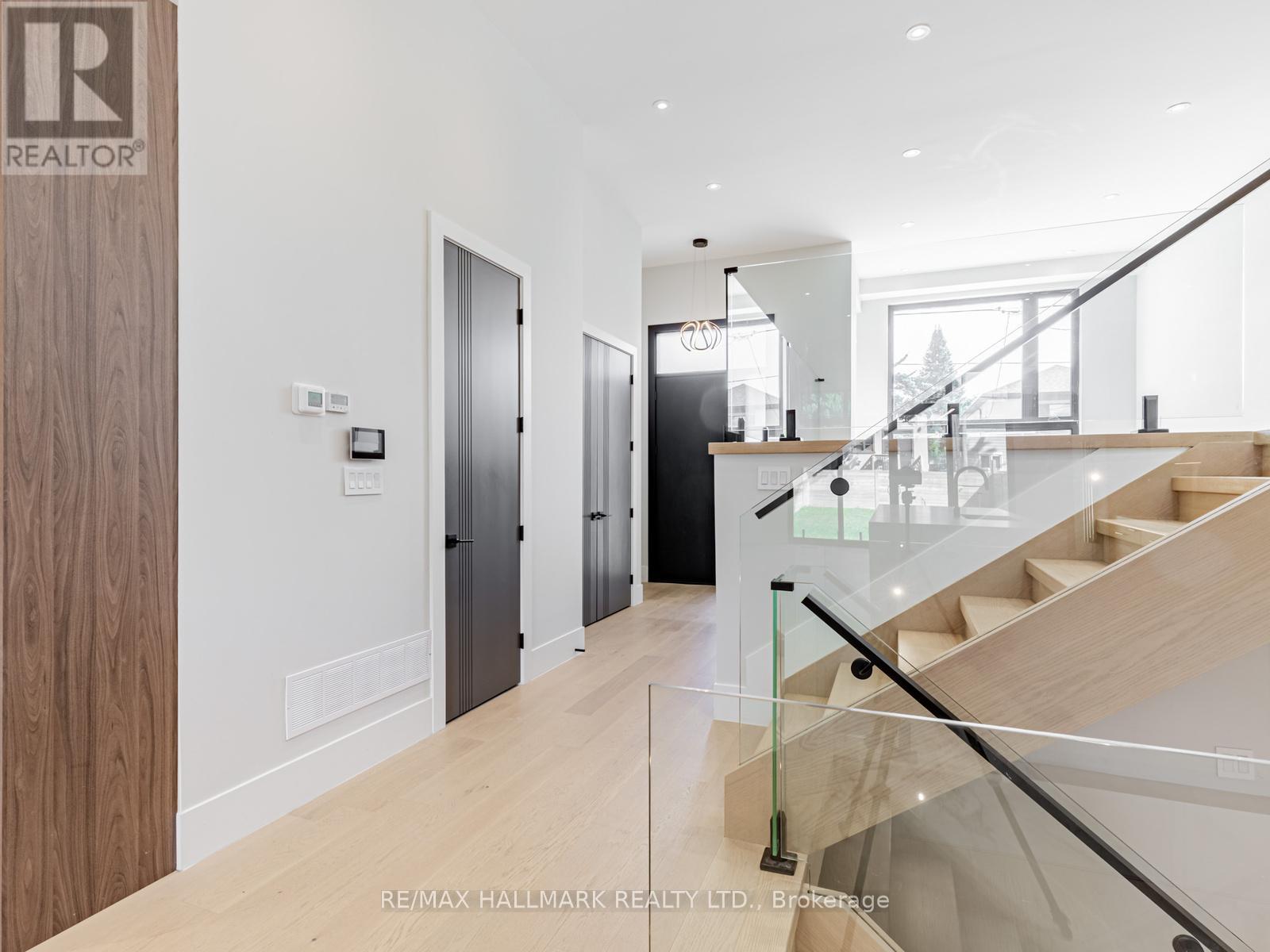80 Barker Avenue, Toronto, Ontario  M4C 2N6 - Photo 18 - E13133028