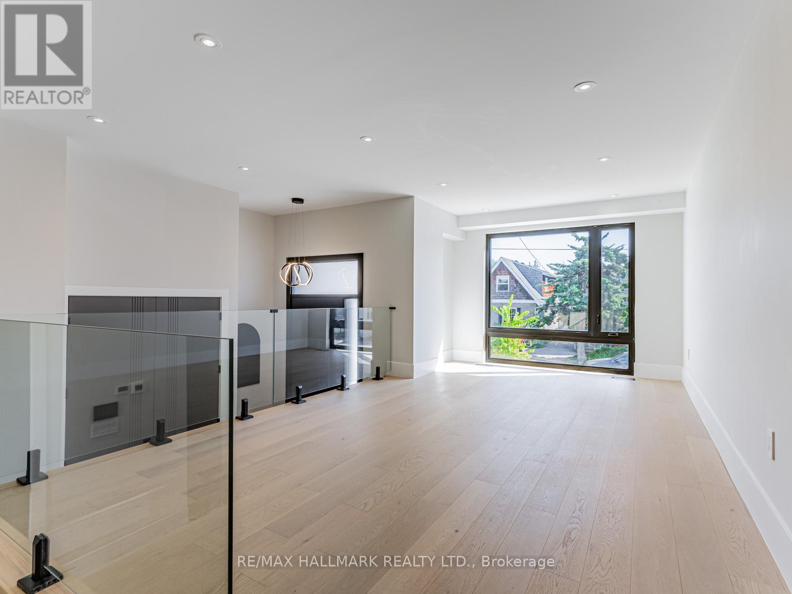 80 Barker Avenue, Toronto, Ontario  M4C 2N6 - Photo 19 - E13133028