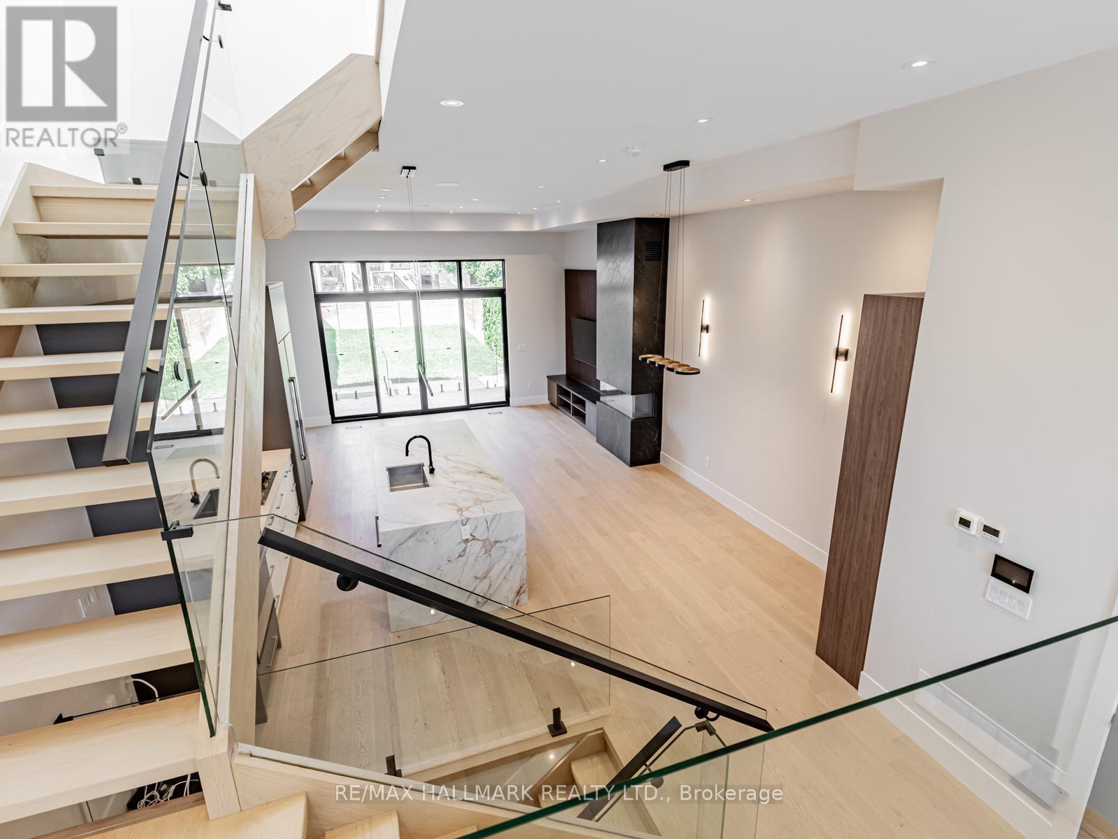80 Barker Avenue, Toronto, Ontario  M4C 2N6 - Photo 20 - E13133028
